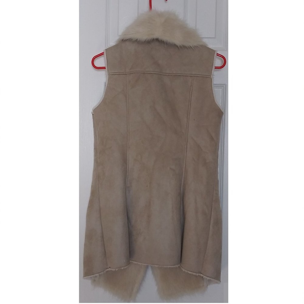 Metric Knit Faux Fur Vest - Ivory - Picture 4 of 7